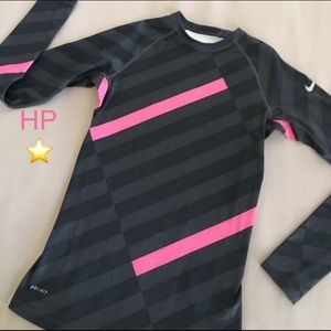 Nike fitTed DriFiT t0P